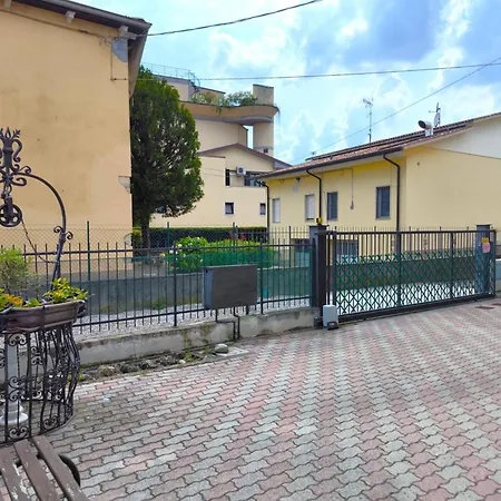 Sg - Casa Laura بيت ضيافة