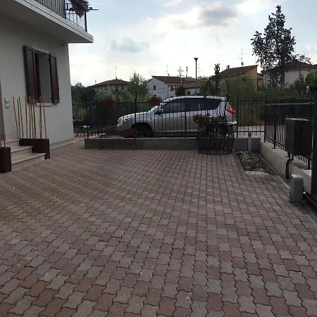 Sg - Casa Laura بيت ضيافة