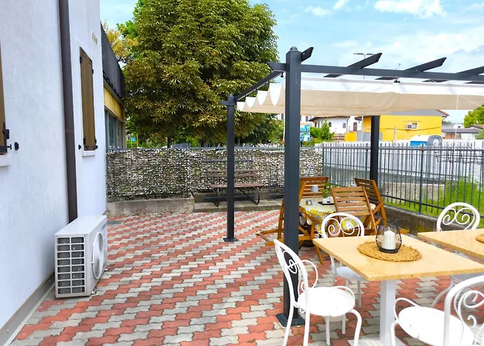 Sg - Casa Laura Гостевой дом Пескьера-дель-Гарда