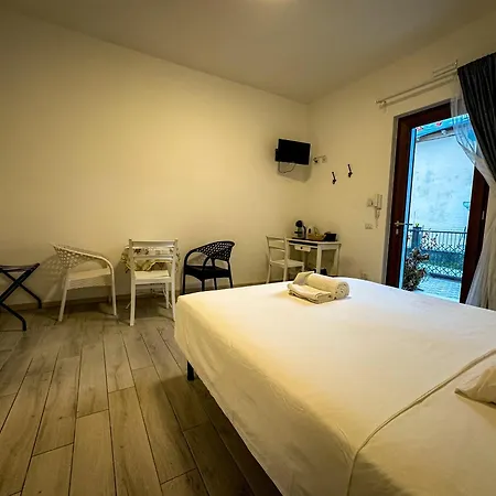 Pensión Sg - Casa Laura Peschiera del Garda